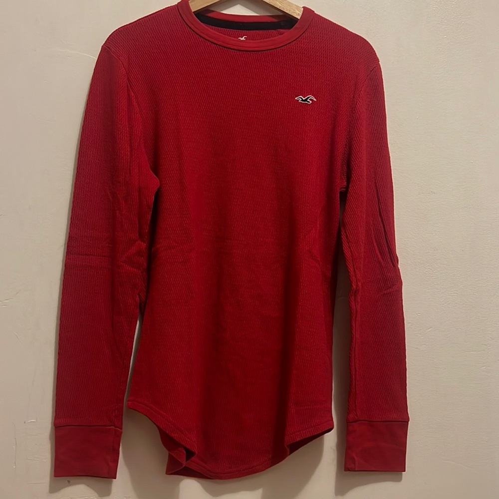Selling a medium holister long sleeve shirt